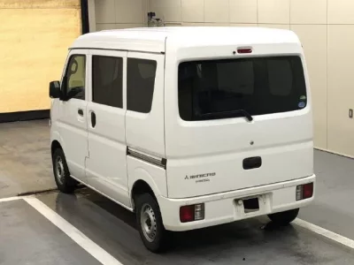 Mitsubishi MINICAB VAN