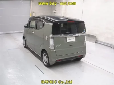 Honda N BOX SLASH
