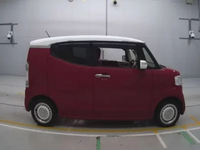 Honda N BOX SLASH