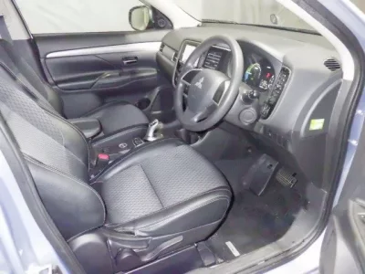 Mitsubishi OUTLANDER PHEV