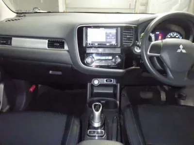 Mitsubishi OUTLANDER PHEV
