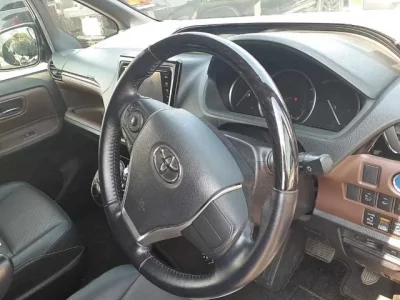 Toyota ESQUIRE