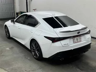Lexus IS