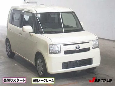 Toyota PIXIS SPACE