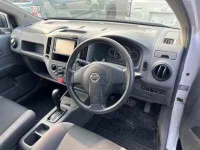 Nissan AD