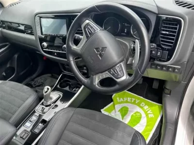 Mitsubishi OUTLANDER PHEV