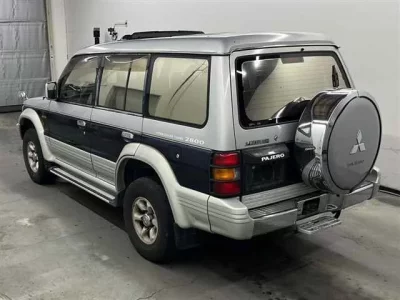 Mitsubishi PAJERO