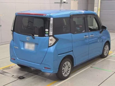 Toyota TANK
