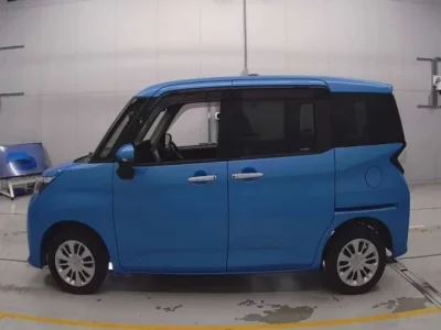 Toyota TANK