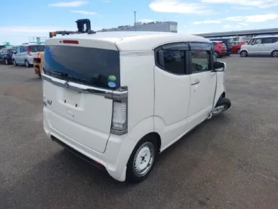 Honda N BOX SLASH