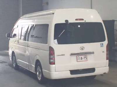 Toyota REGIUS ACE COMMUTER