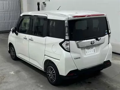 Toyota TANK