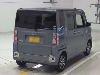 Toyota PIXIS MEGA