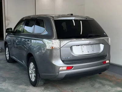 Mitsubishi OUTLANDER PHEV