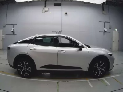 Toyota CROWN CROSSOVER