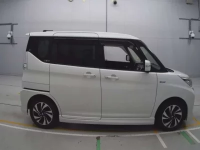 Mitsubishi DELICA D2