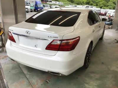 Lexus LS