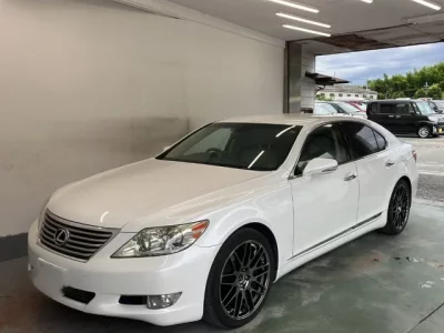 Lexus LS