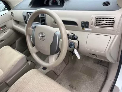 Toyota RAUM