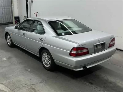 Nissan LAUREL
