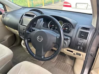 Nissan LAFESTA