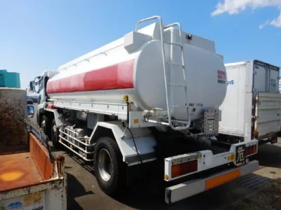 Nissan TRUCK