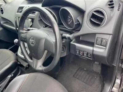 Nissan LAFESTA
