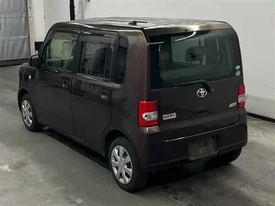 Toyota PIXIS SPACE