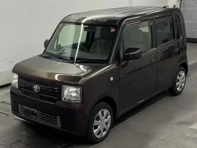 Toyota PIXIS SPACE