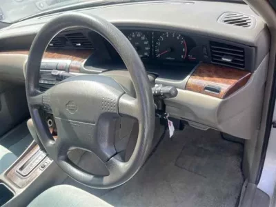 Nissan LAUREL