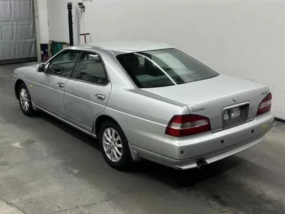 Nissan LAUREL