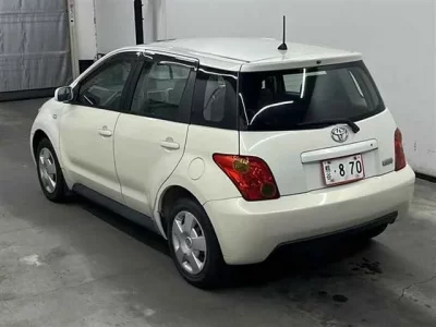 Toyota IST