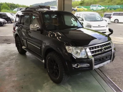Mitsubishi PAJERO