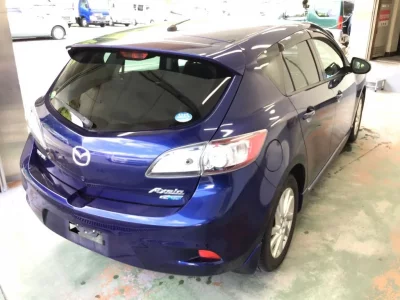 Mazda AXELA