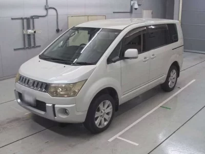 Mitsubishi DELICA D5
