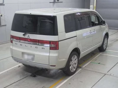 Mitsubishi DELICA D5