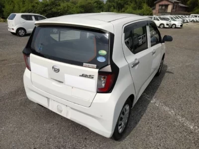 Daihatsu MIRA E S