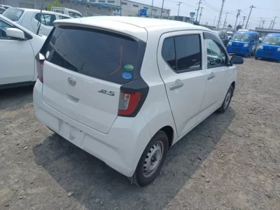 Daihatsu MIRA E S
