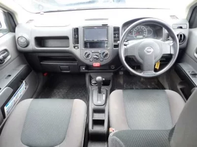 Nissan AD