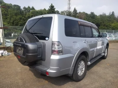 Mitsubishi PAJERO