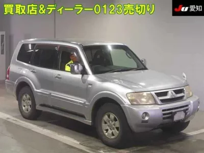 Mitsubishi PAJERO