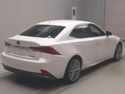 Lexus IS