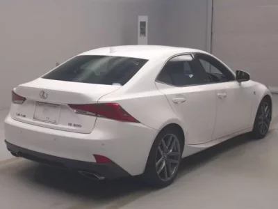 Lexus IS