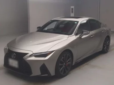 Lexus IS