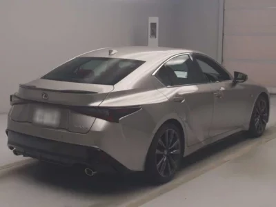 Lexus IS