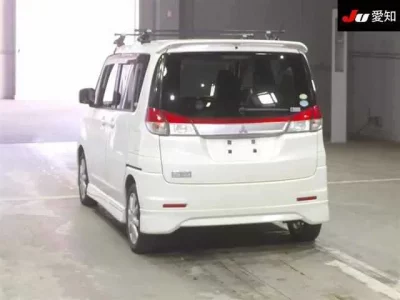 Mitsubishi DELICA D2