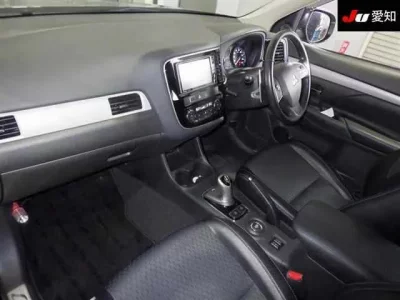 Mitsubishi OUTLANDER PHEV