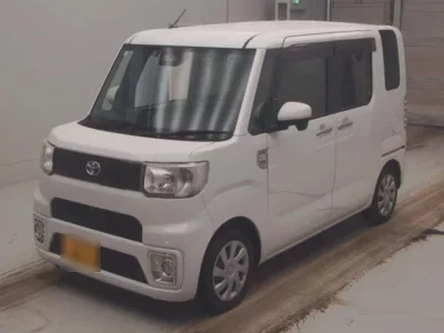 Toyota PIXIS MEGA