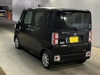 Toyota PIXIS MEGA