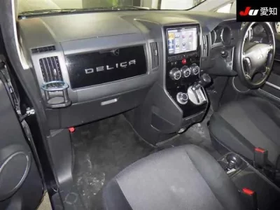 Mitsubishi DELICA D5